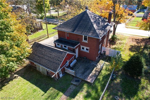 3771 Edison Street NW, Uniontown, OH 44685
