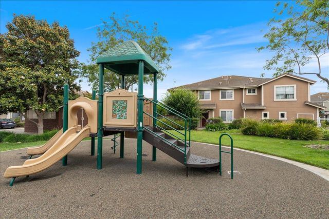 288 Diamond Way, Milpitas, CA 95035