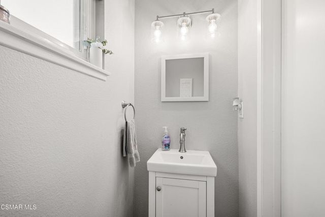 128 Bluefield Avenue, Newbury Park, CA 91320