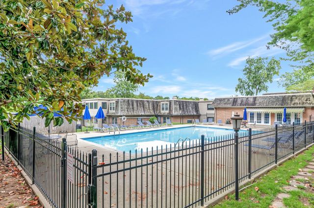 3000 Hillsboro Pike Apt 109, Nashville, TN 37215