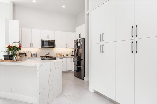 2614 Oakbrook Ct 2614, Weston, FL 33332