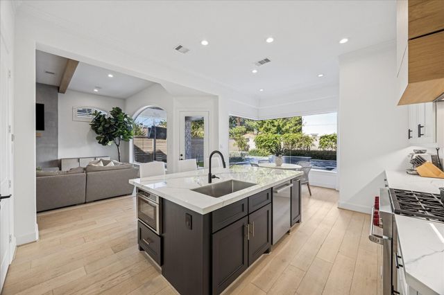 6016 Feagan Street, Houston, TX 77007