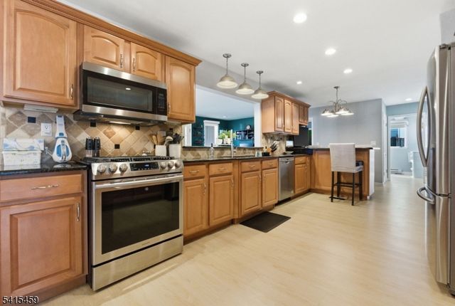 21 Monhegon Ave, Rockaway Twp., NJ 07866