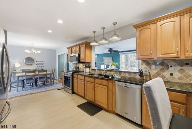 21 Monhegon Ave, Rockaway Twp., NJ 07866