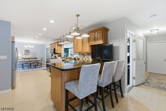 21 Monhegon Ave, Rockaway Twp., NJ 07866