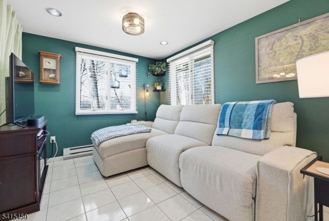 21 Monhegon Ave, Rockaway Twp., NJ 07866