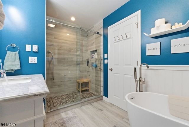 21 Monhegon Ave, Rockaway Twp., NJ 07866