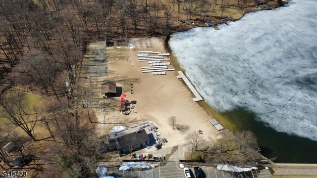 21 Monhegon Ave, Rockaway Twp., NJ 07866