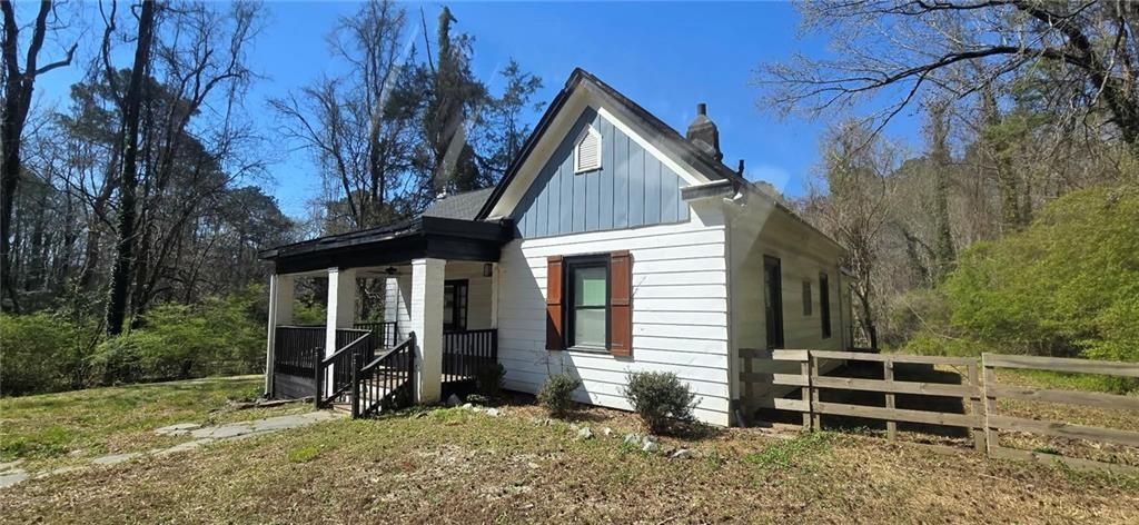 Image 4 of property listing at 2700 Head Road SW, Atlanta, GA 30311