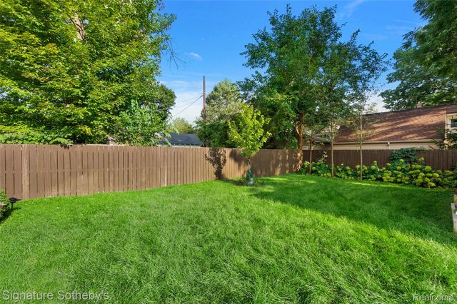 291 W Drayton Street, Ferndale, MI 48220