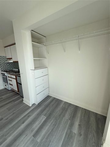 5787 SW 72nd St 5787, South Miami, FL 33143