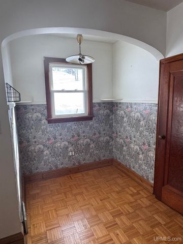 242 Hill Street, Ishpeming, MI 49849