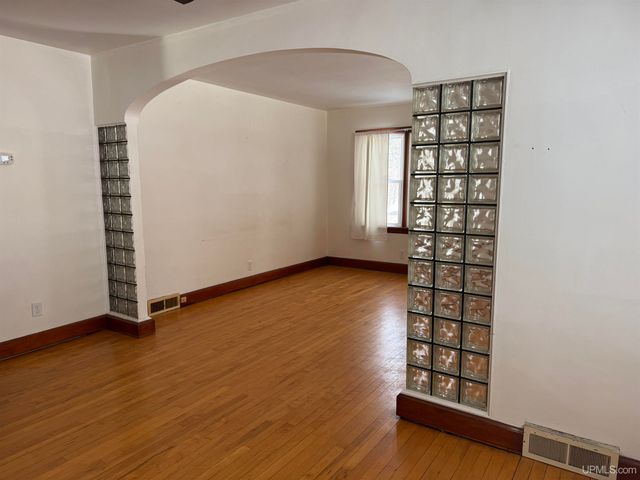 242 Hill Street, Ishpeming, MI 49849