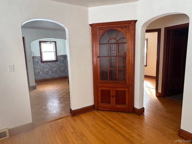 242 Hill Street, Ishpeming, MI 49849