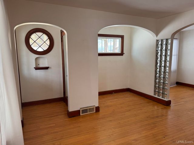 242 Hill Street, Ishpeming, MI 49849