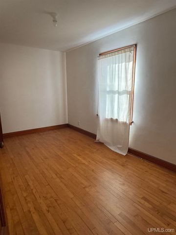 242 Hill Street, Ishpeming, MI 49849