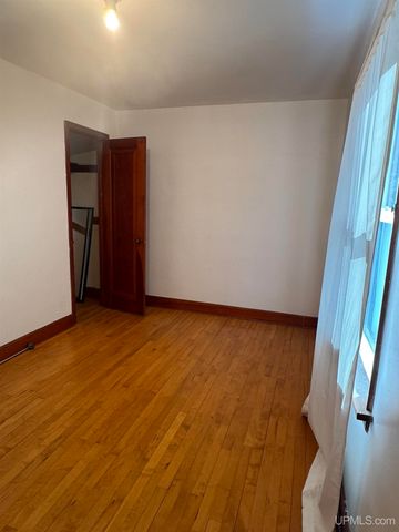 242 Hill Street, Ishpeming, MI 49849
