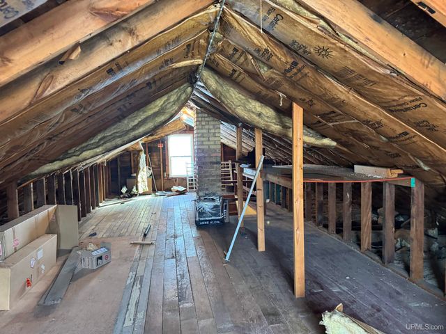 242 Hill Street, Ishpeming, MI 49849