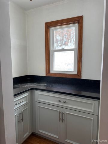 242 Hill Street, Ishpeming, MI 49849