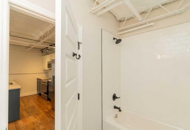 614 E Main St # 204, Chattanooga, TN 37408