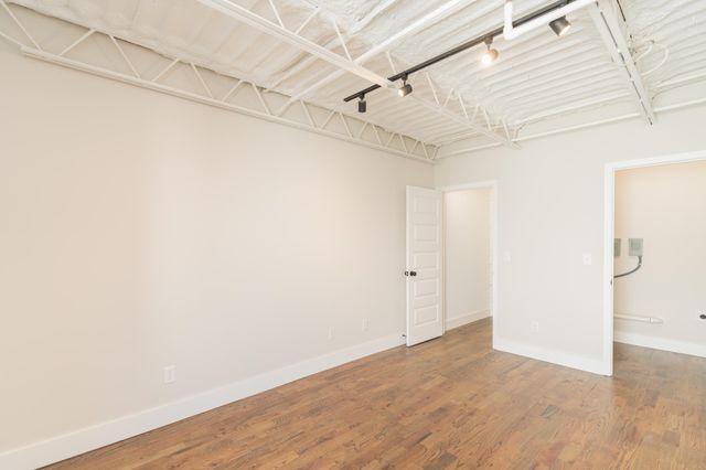 614 E Main St # 204, Chattanooga, TN 37408