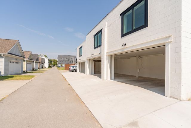 614 E Main St # 204, Chattanooga, TN 37408