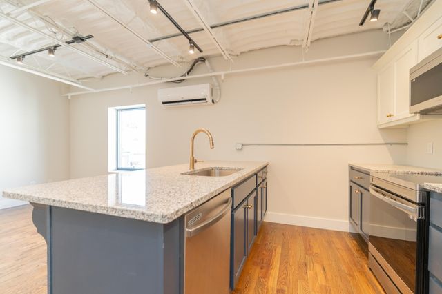 614 E Main St # 204, Chattanooga, TN 37408