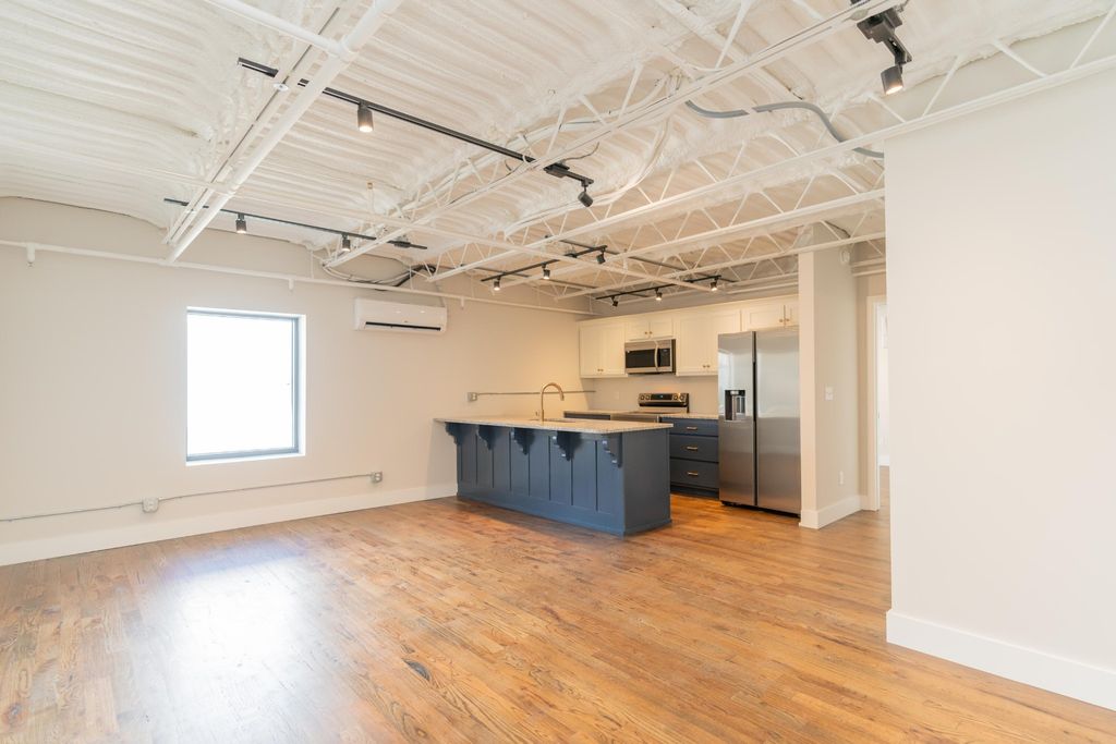 614 E Main St # 204, Chattanooga, TN 37408