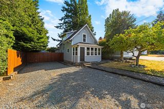 1413 14th St, Anacortes, WA 98221