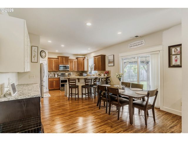 15823 Se Basalt Ct, Damascus, OR 97089