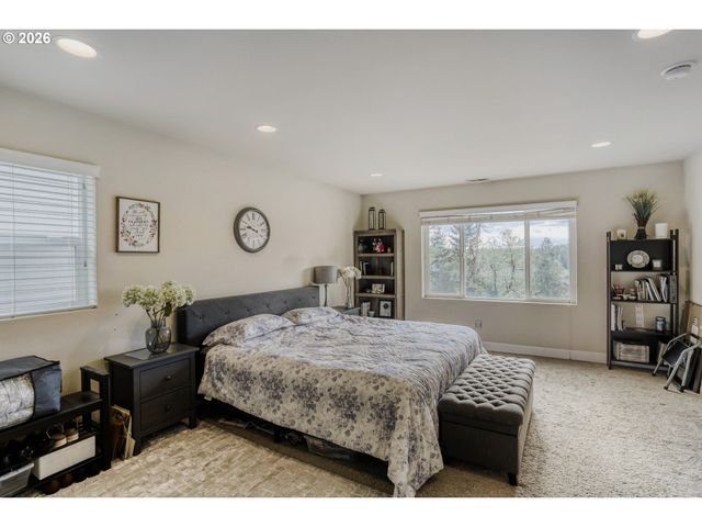 15823 Se Basalt Ct, Damascus, OR 97089