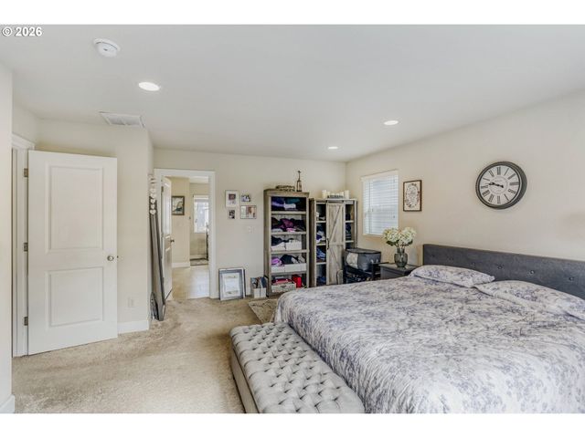 15823 Se Basalt Ct, Damascus, OR 97089