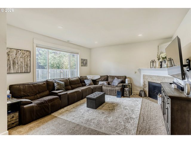 15823 Se Basalt Ct, Damascus, OR 97089