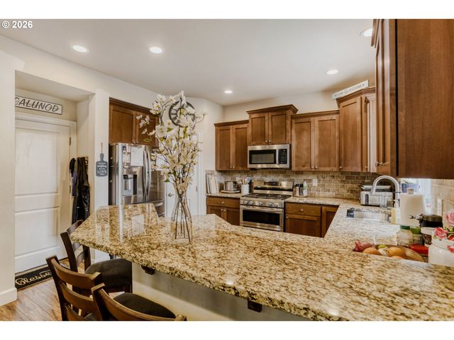 15823 Se Basalt Ct, Damascus, OR 97089