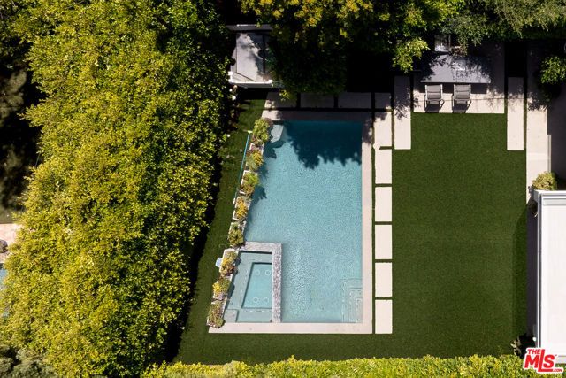 144 N Bowling Green Way, Los Angeles, CA 90049