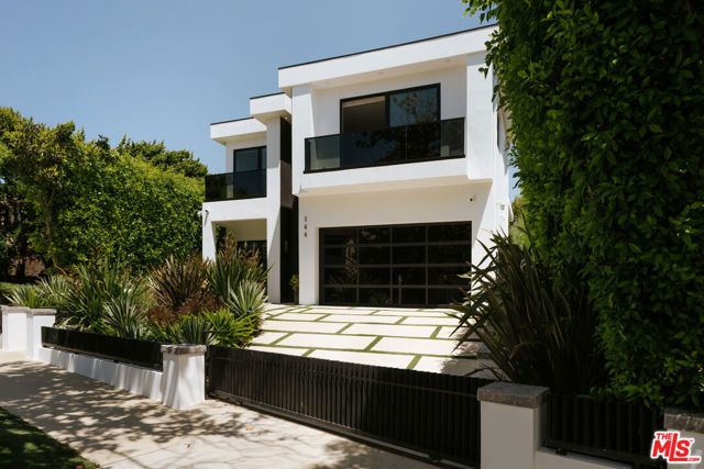 144 N Bowling Green Way, Los Angeles, CA 90049