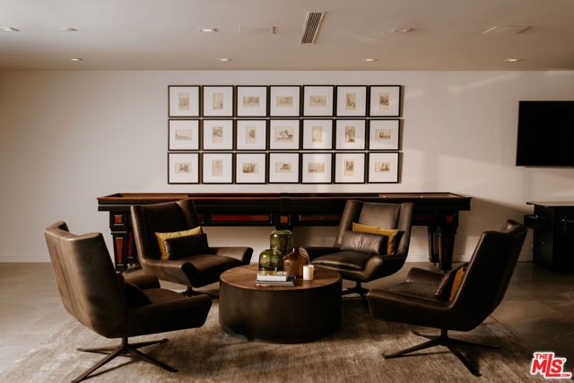 144 N Bowling Green Way, Los Angeles, CA 90049