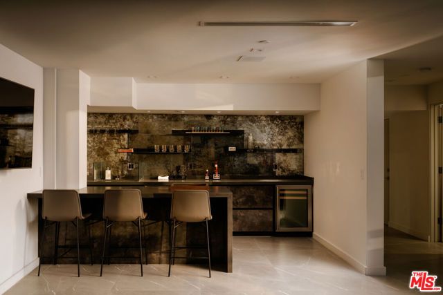 144 N Bowling Green Way, Los Angeles, CA 90049