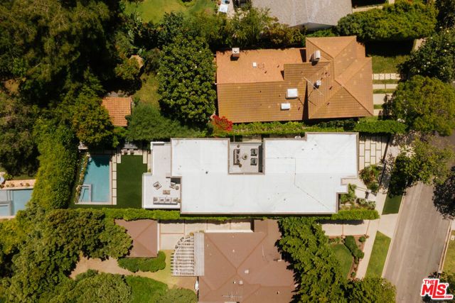 144 N Bowling Green Way, Los Angeles, CA 90049