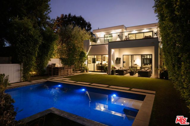 144 N Bowling Green Way, Los Angeles, CA 90049