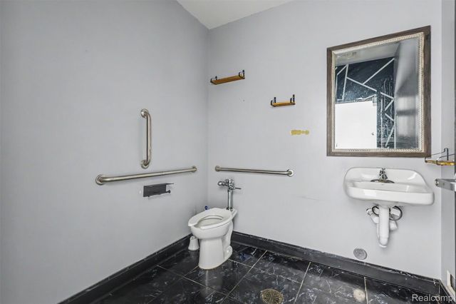 33970 Van Born Road, Wayne, MI 48184
