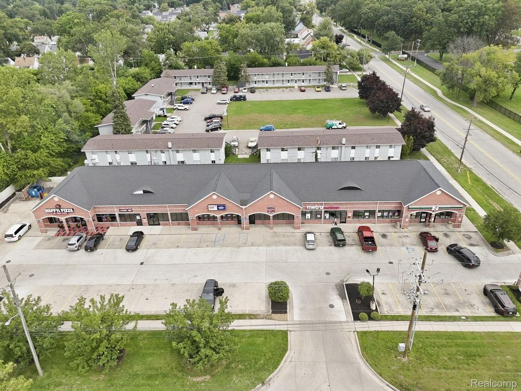 33970 Van Born Road, Wayne, MI 48184