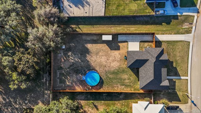 1015 Timbercrest, Pleasanton, TX 78064