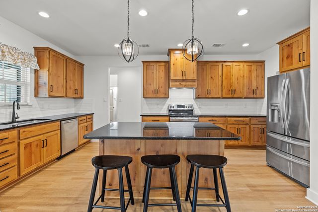 1015 Timbercrest, Pleasanton, TX 78064