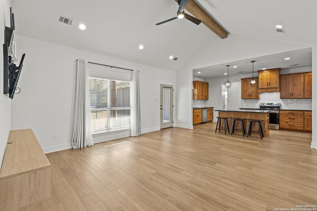 1015 Timbercrest, Pleasanton, TX 78064