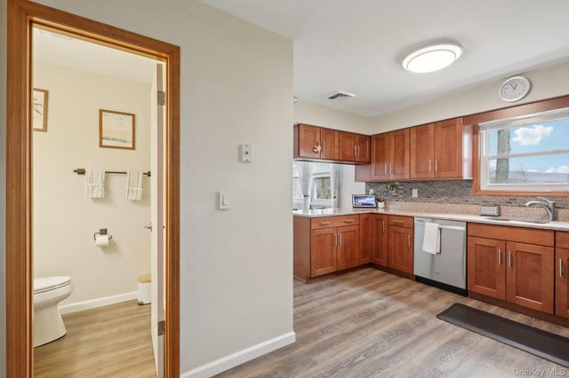 335 Oak Drive, New Windsor, NY 12553