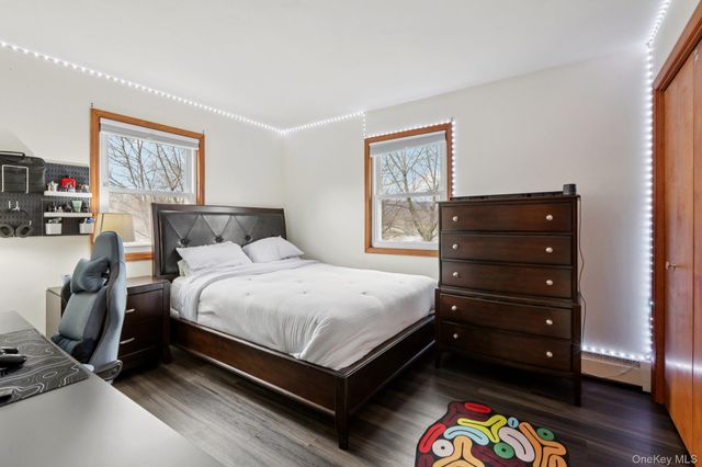 335 Oak Drive, New Windsor, NY 12553