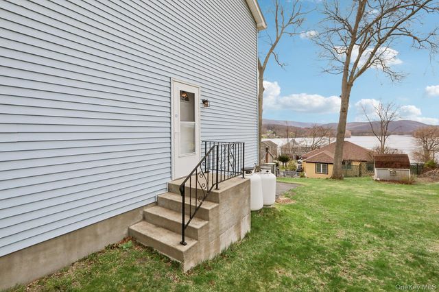 335 Oak Drive, New Windsor, NY 12553