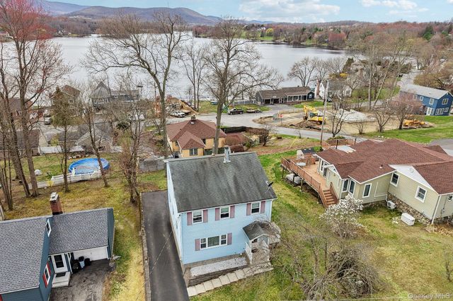 335 Oak Drive, New Windsor, NY 12553