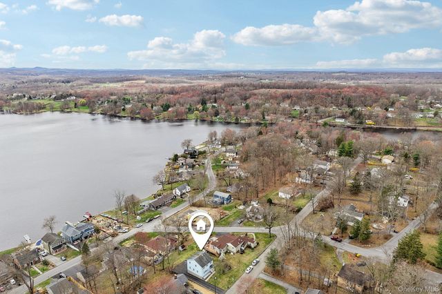 335 Oak Drive, New Windsor, NY 12553